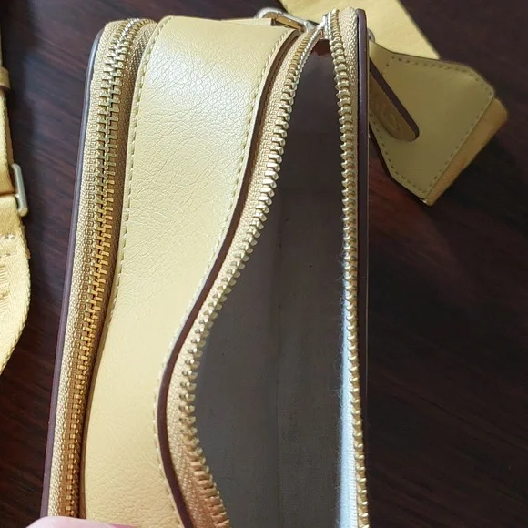 Marcs Budapest Zip around handbag - Picture 6 of 7